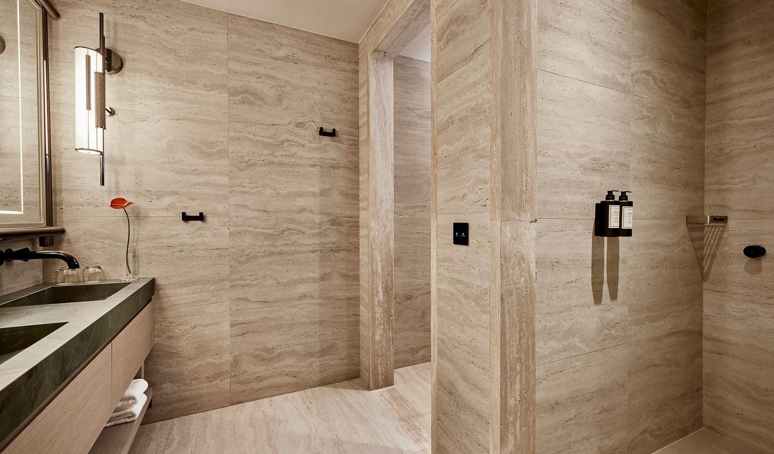 rooms-honeymoon-penthouse-room-sea-view