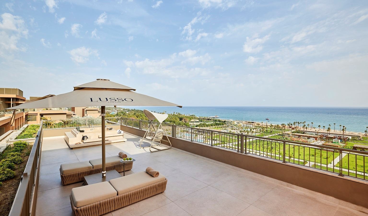 rooms-loft-penthouse-suite-room-sea-view