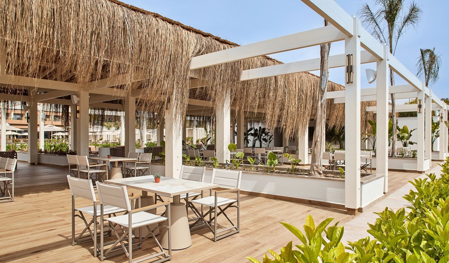 bars-lumino-pool-bar