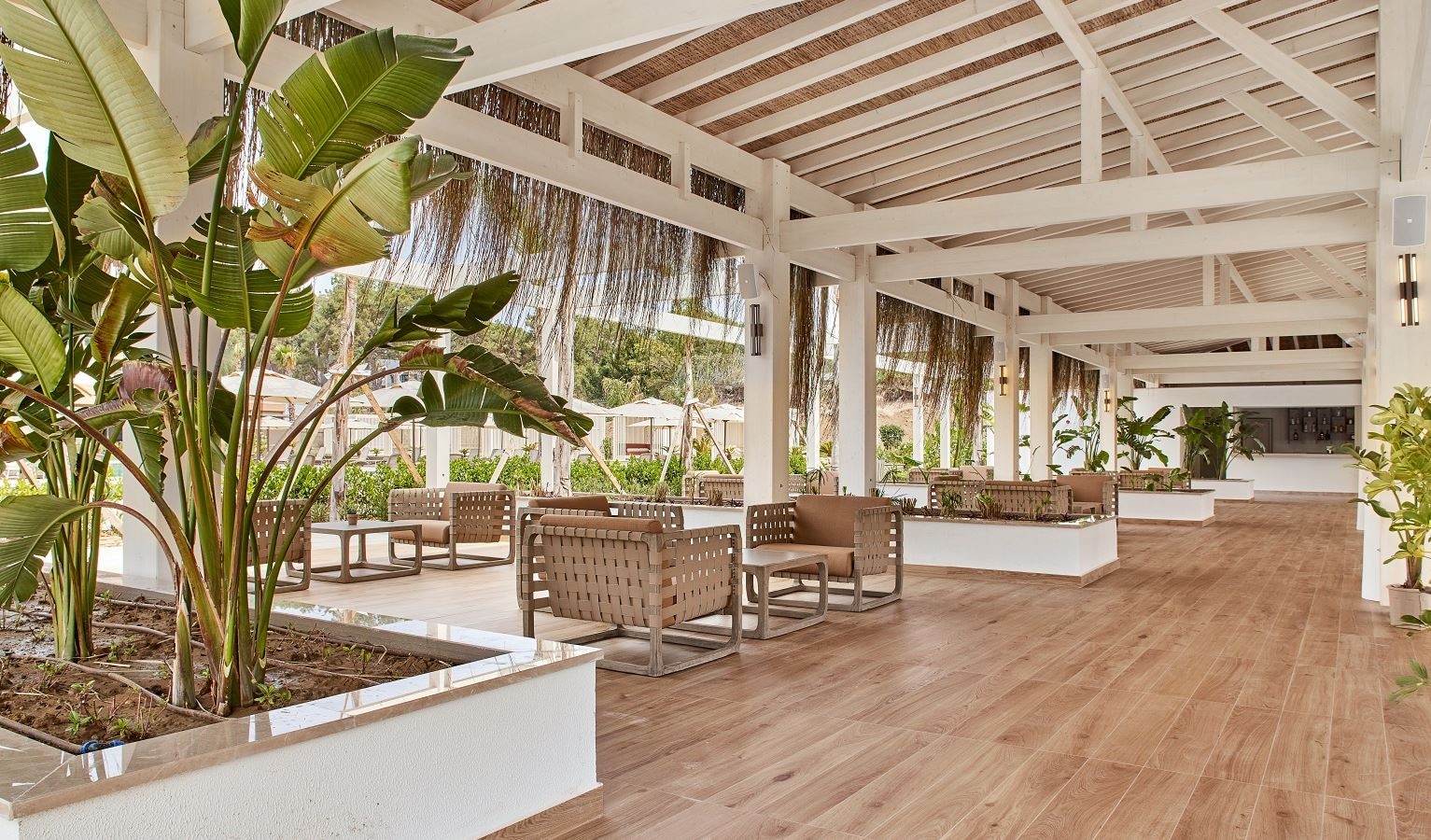 bars-lumino-pool-bar