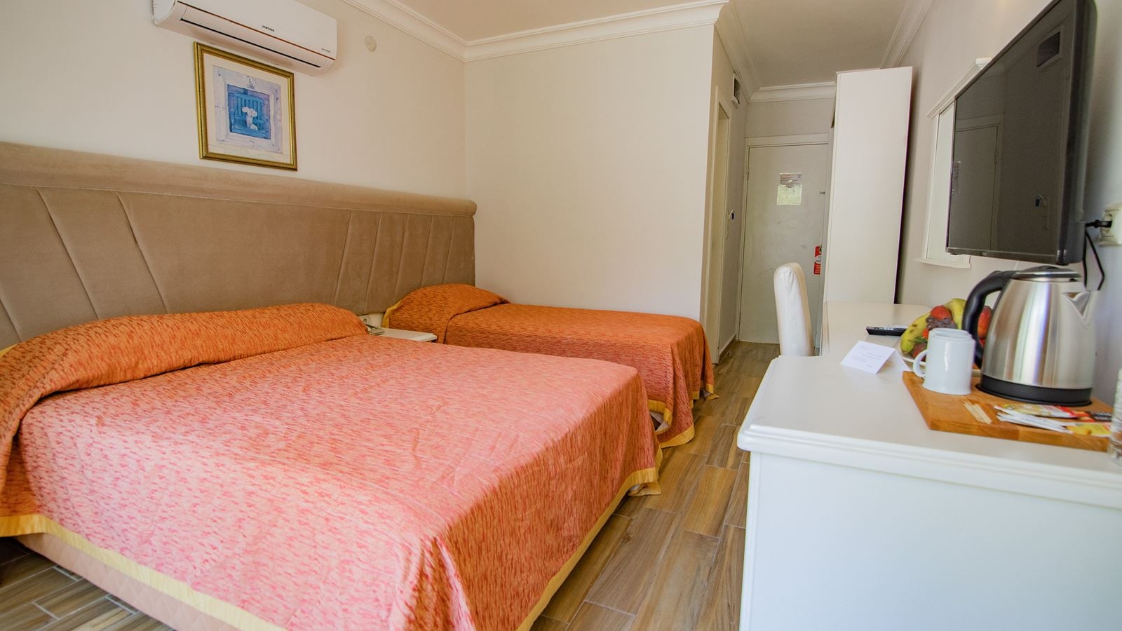 rooms-standard-land-view