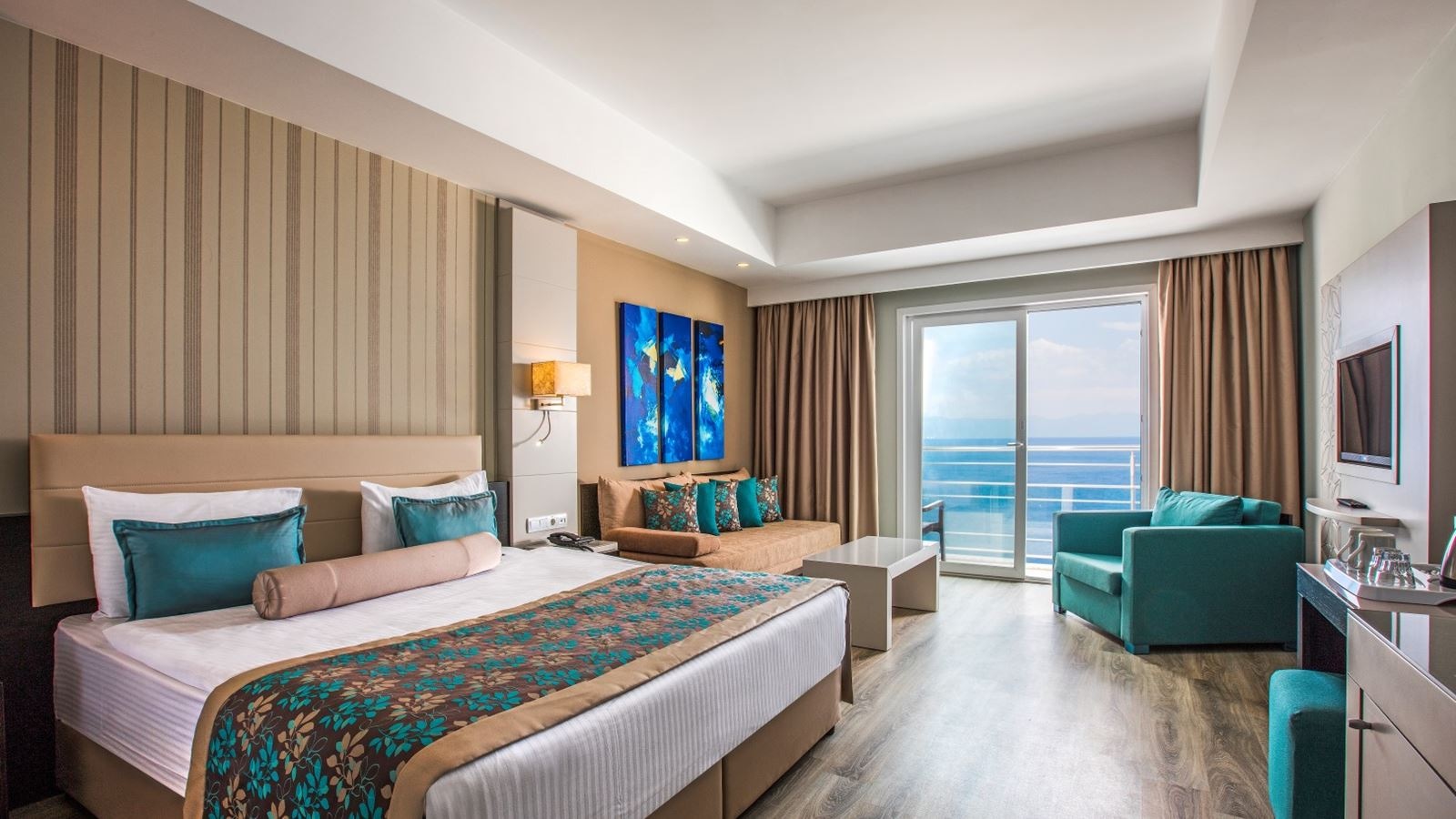 rooms-main-building-deluxe-room-land-view