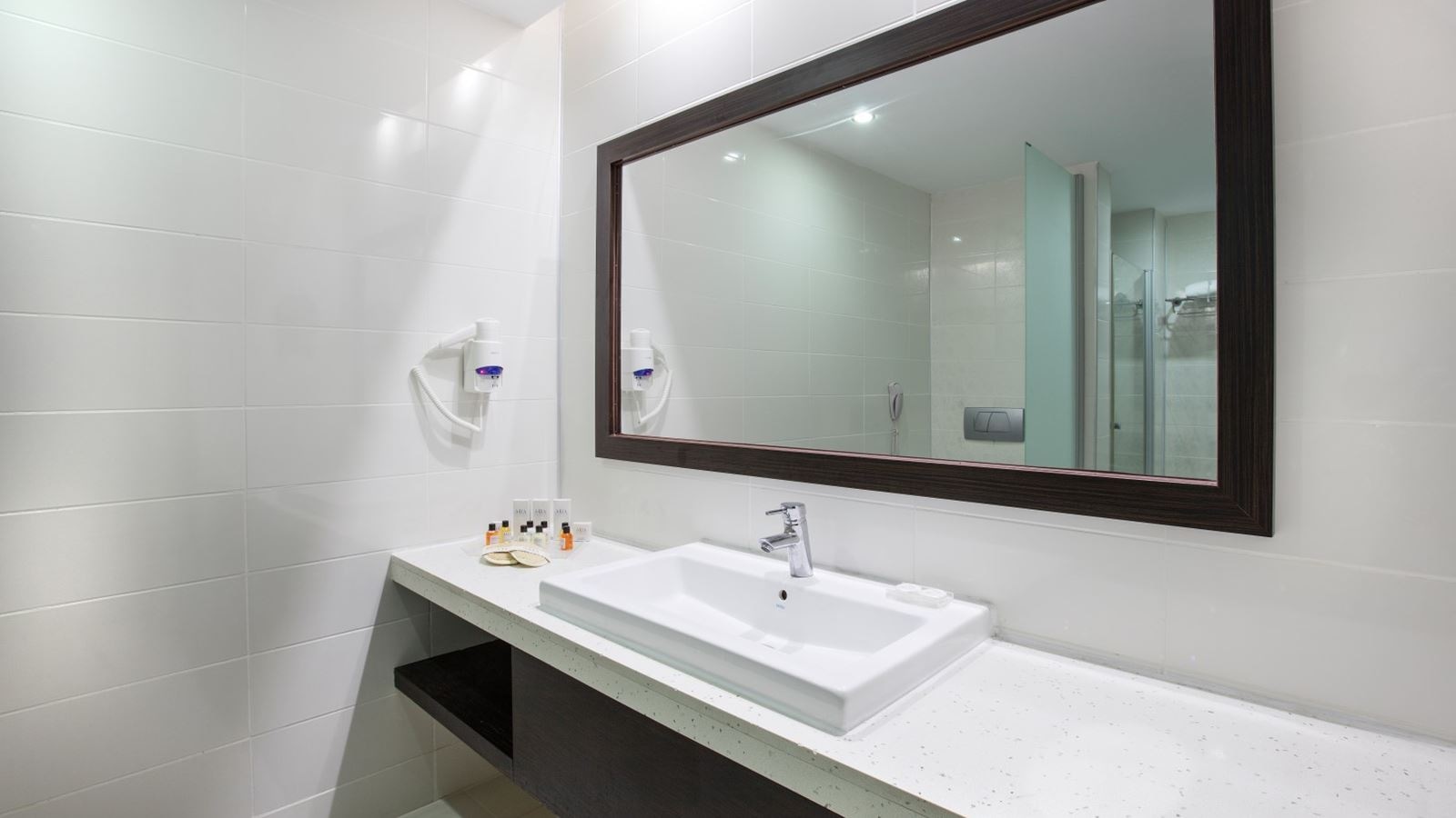 rooms-main-building-suite