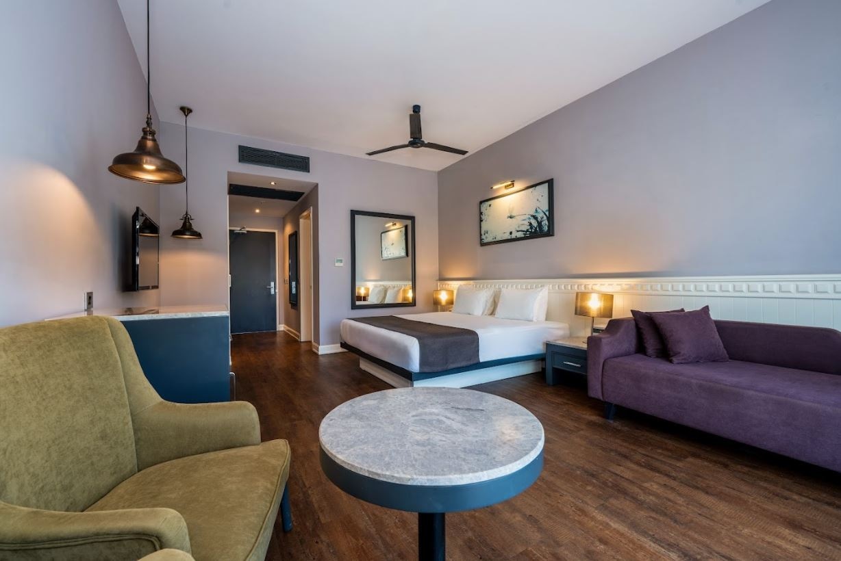 rooms-standart-pool-view-room