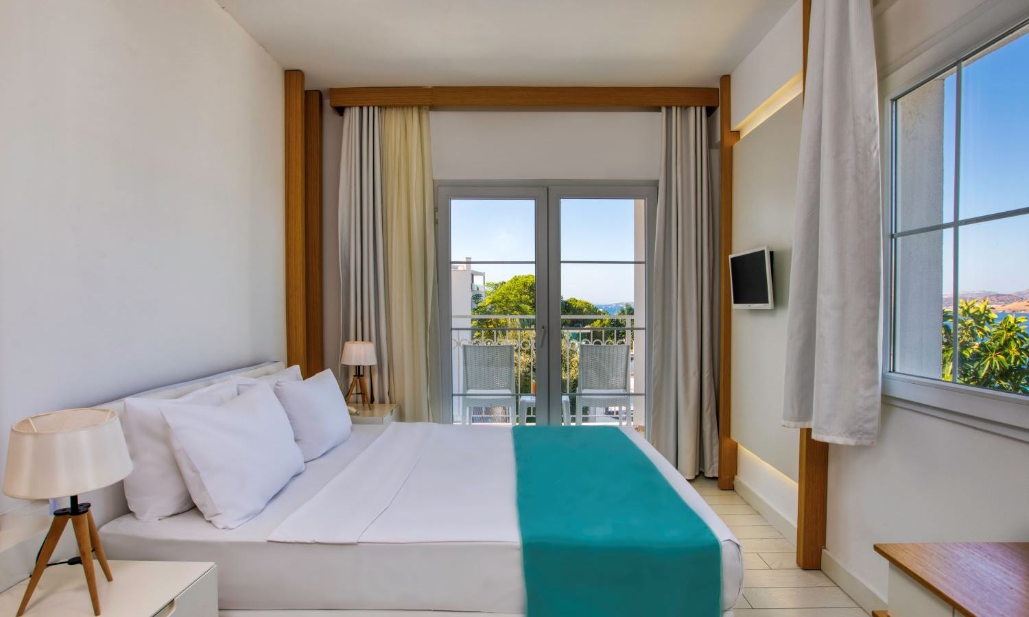 rooms-annex-family-room-2-bedrooms