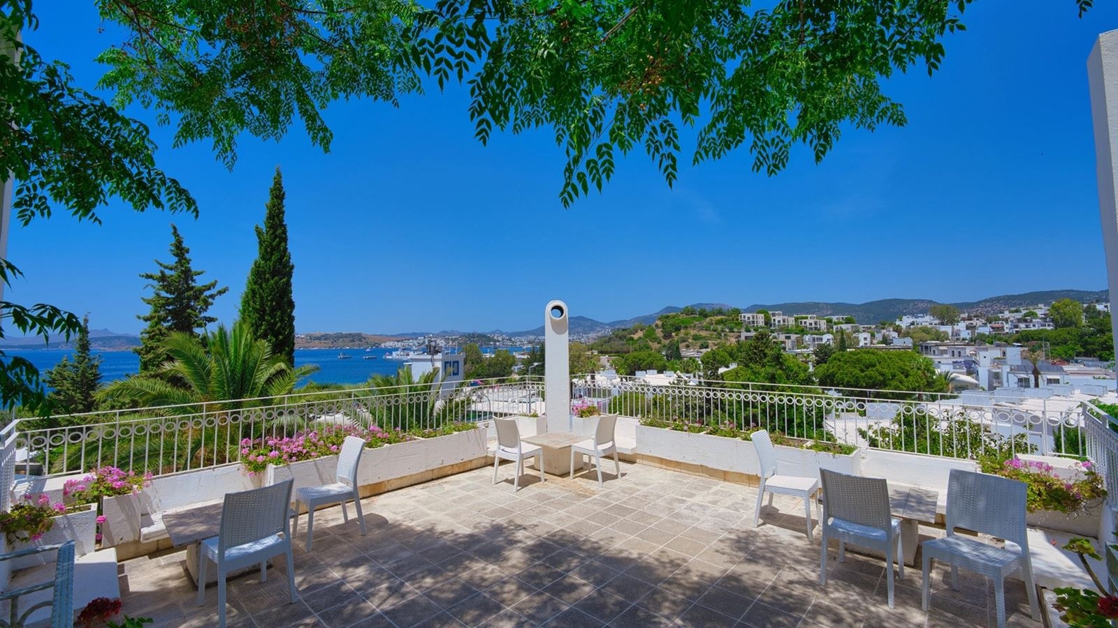 rooms-annex-family-room-2-bedrooms