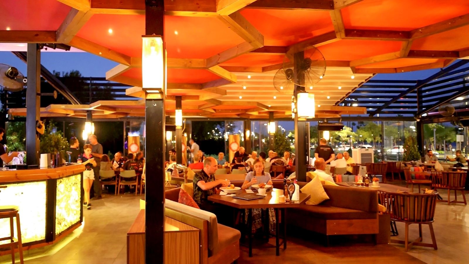 restaurants-social-point-cafe