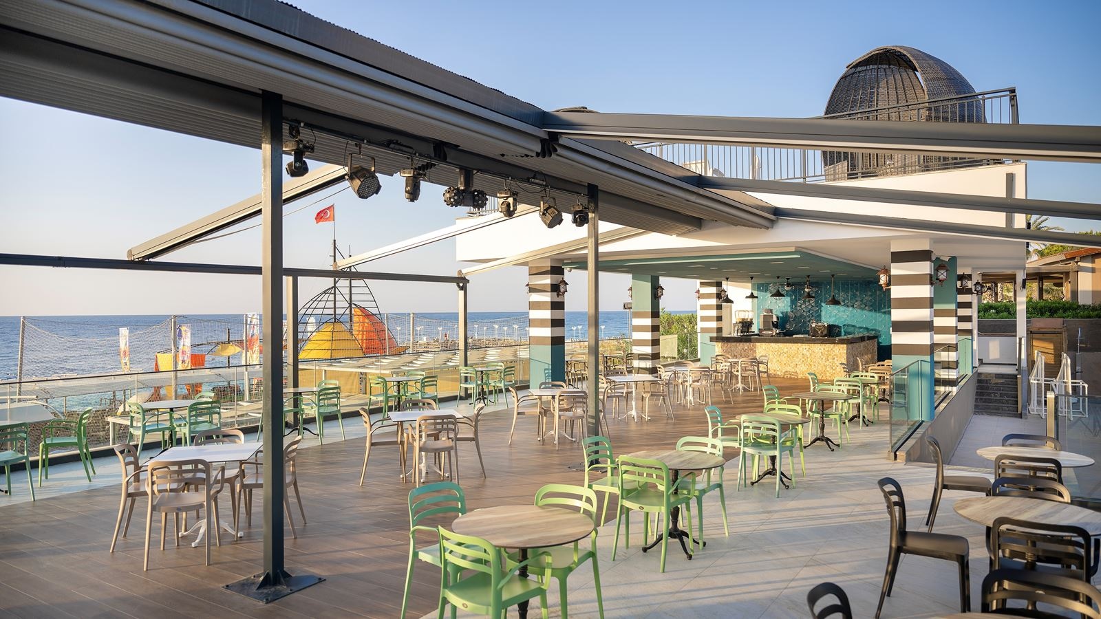 bars-alarga-pool-bar