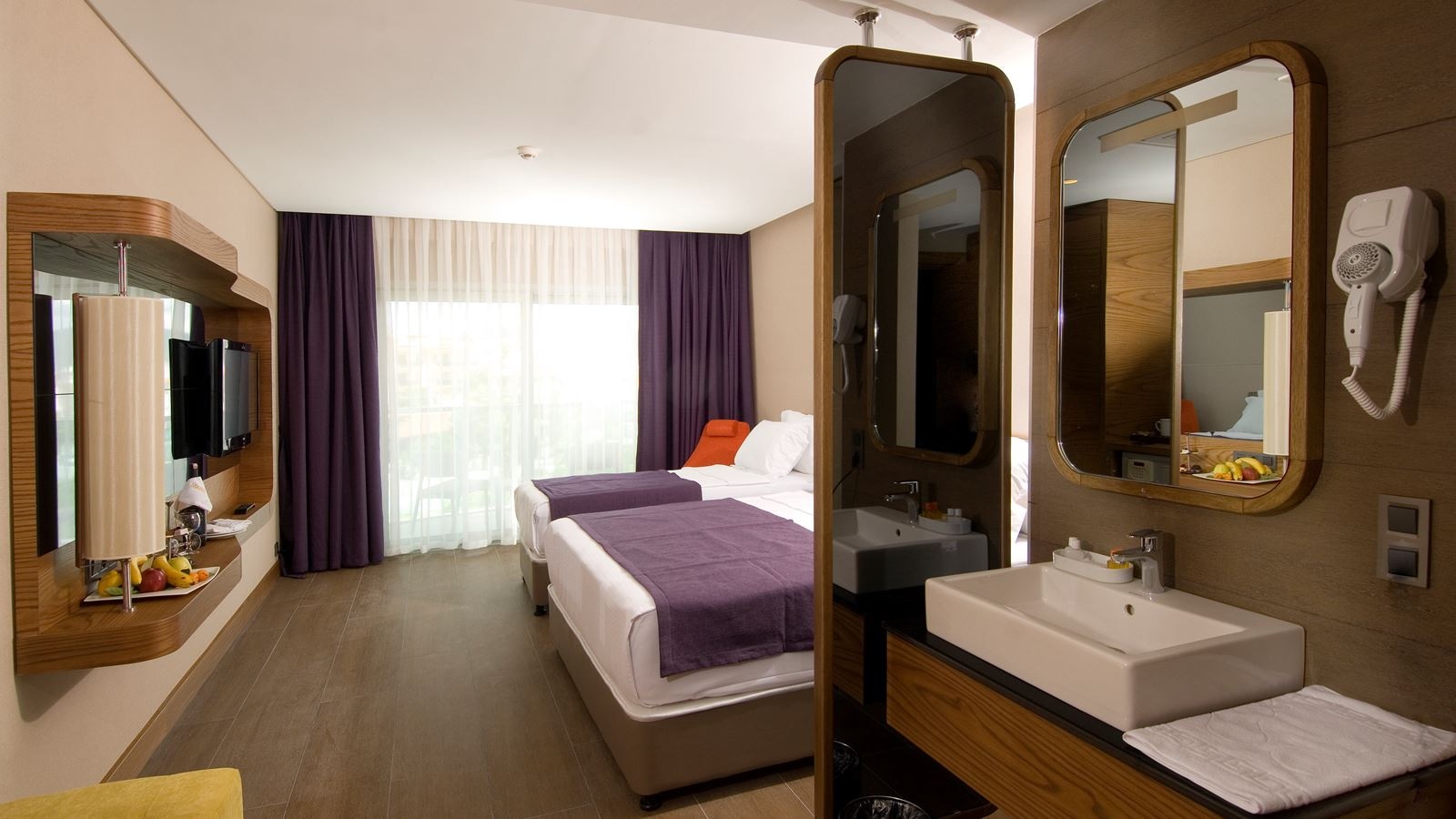 rooms-land-view-room