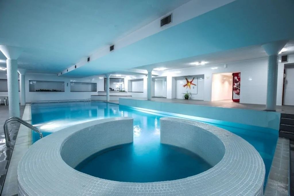 pools-indoor-pool