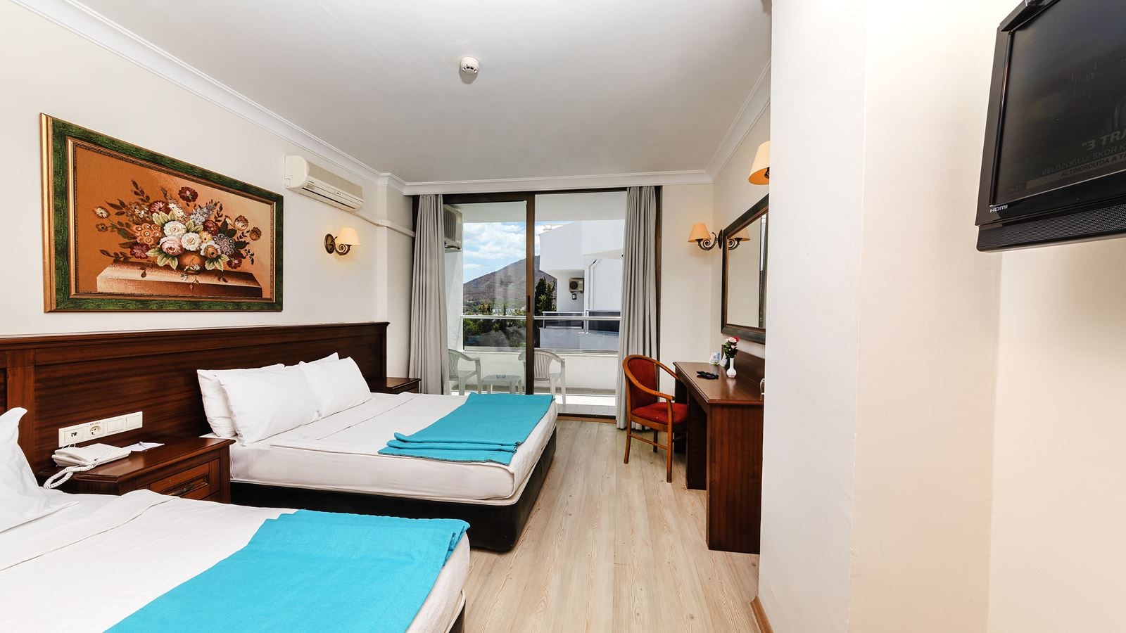 rooms-standard-room-side-sea-view