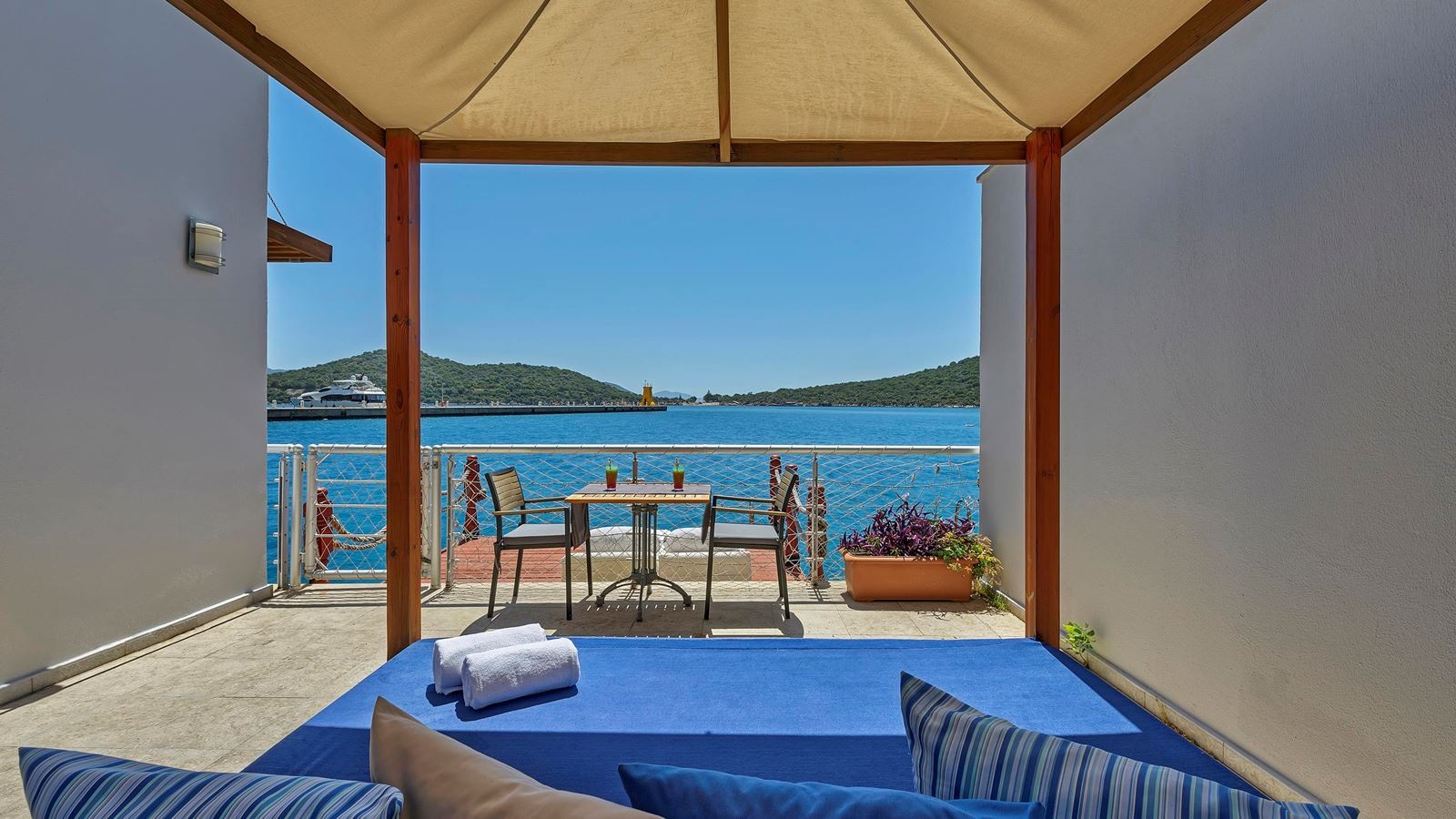 rooms-superior-room-sea-view