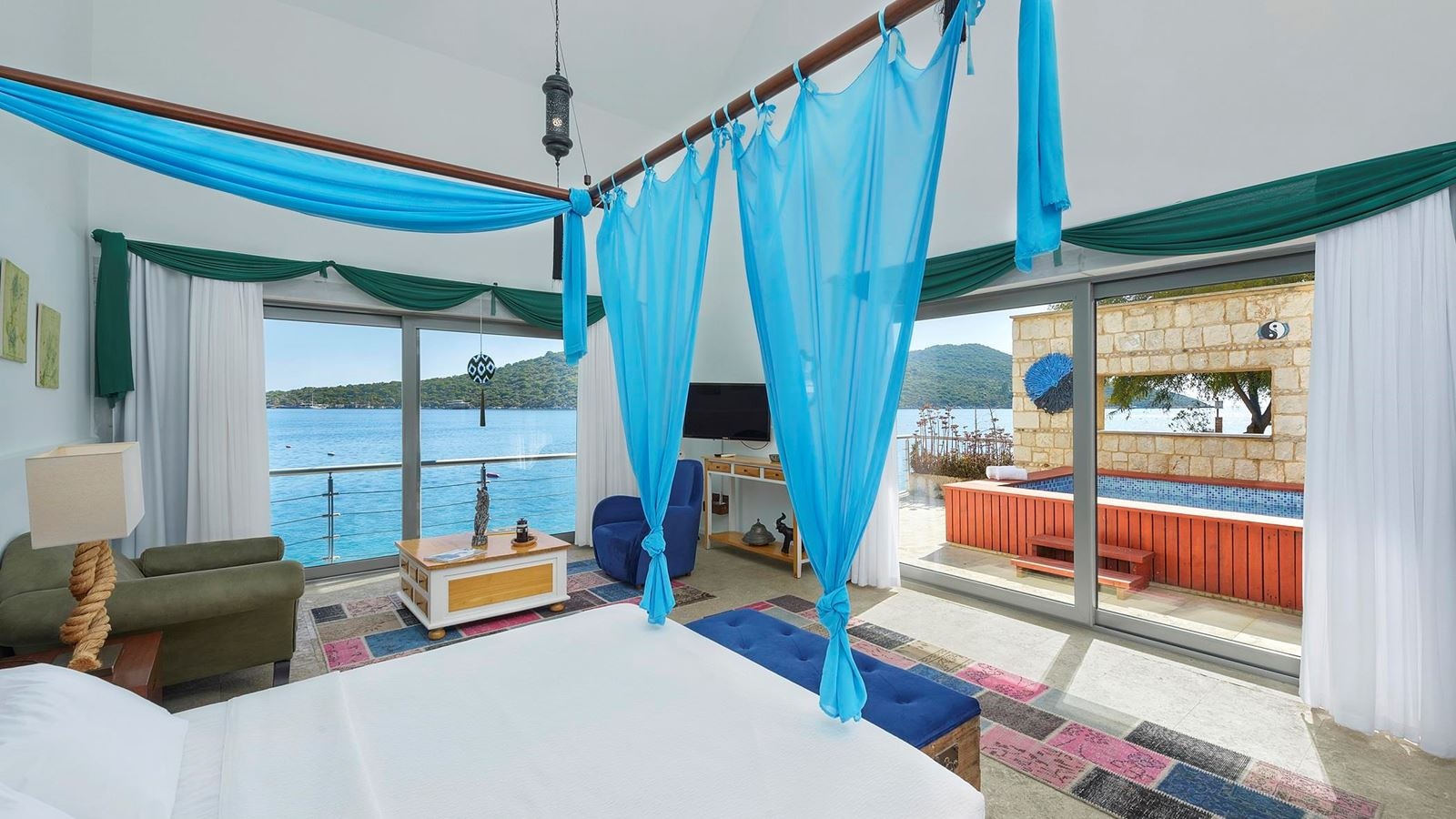 rooms-deluxe-room-sea-view