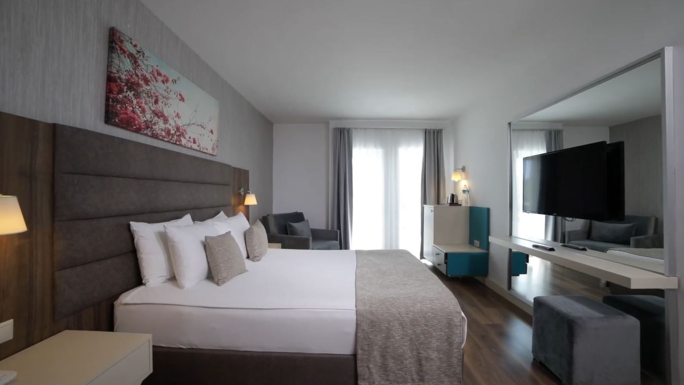 rooms-bungalow-standard-room-sea-view-with-balcony