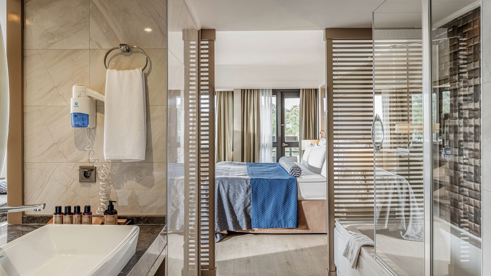 rooms-junior-suite-sea-view