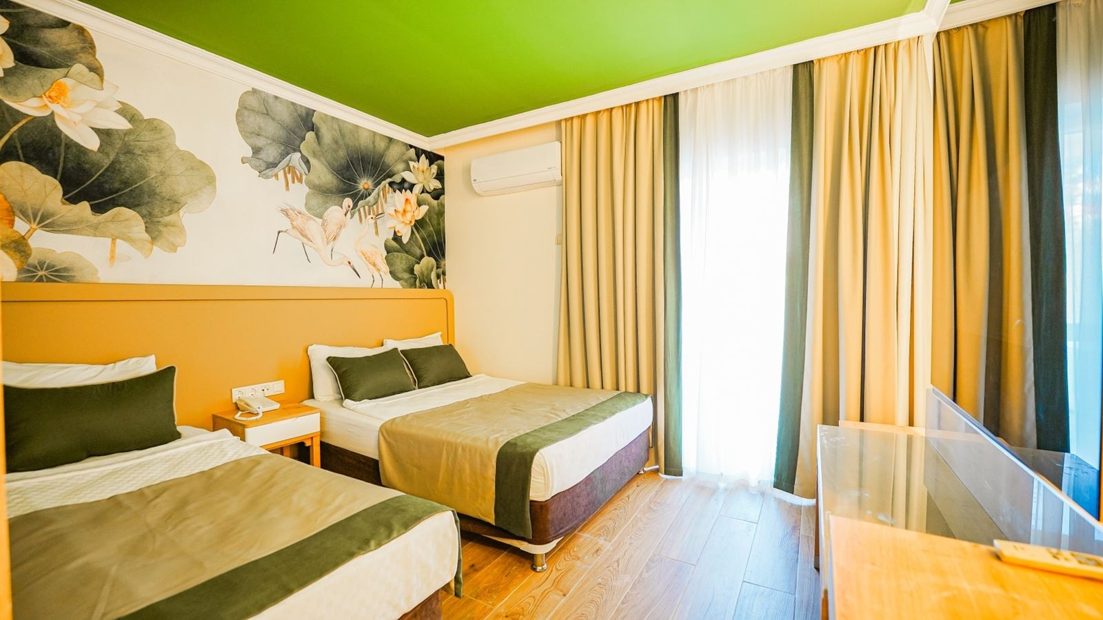 rooms-jacuzzi-room