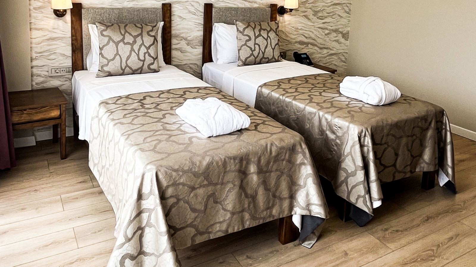 rooms-superior-twin-room