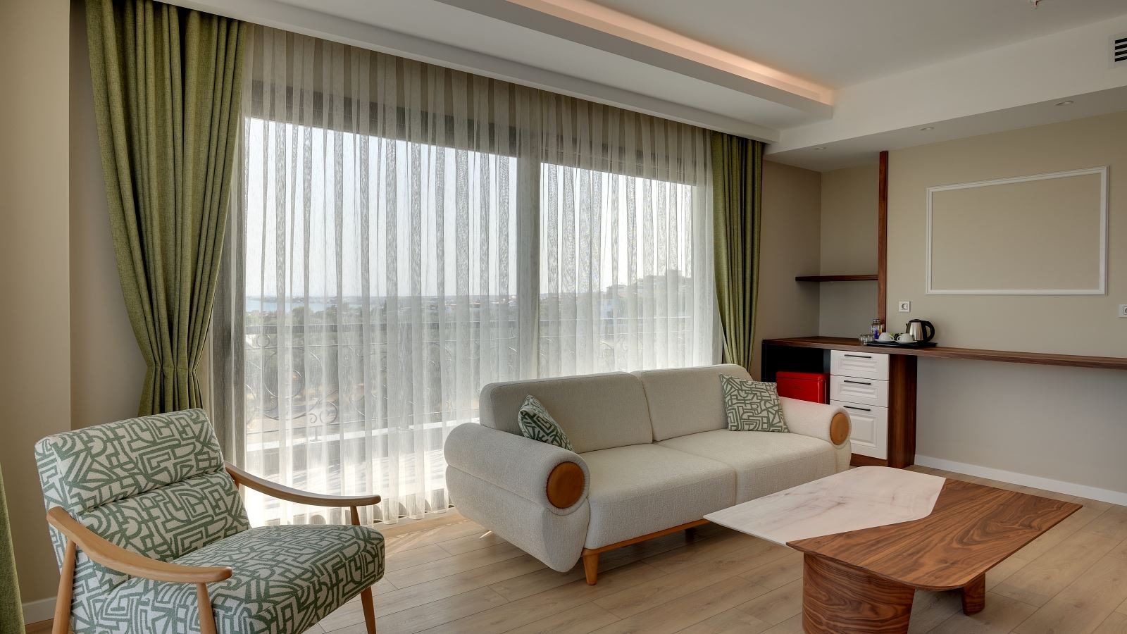 rooms-corner-suite-with-sea-view
