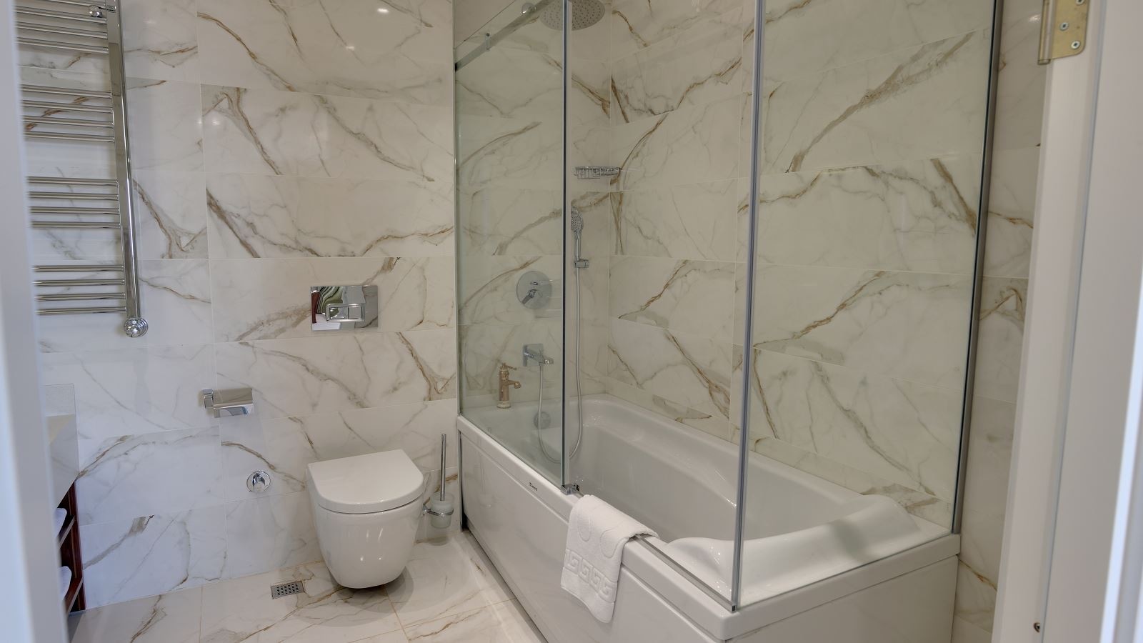 rooms-corner-suite-with-sea-view