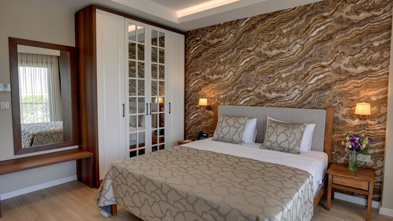 rooms-corner-suite-with-sea-view