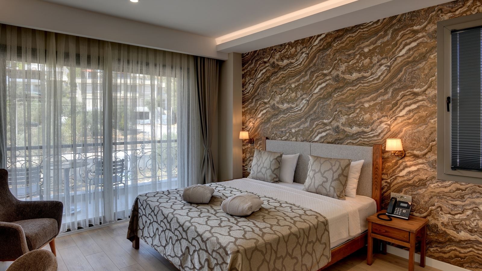 rooms-family-king-room