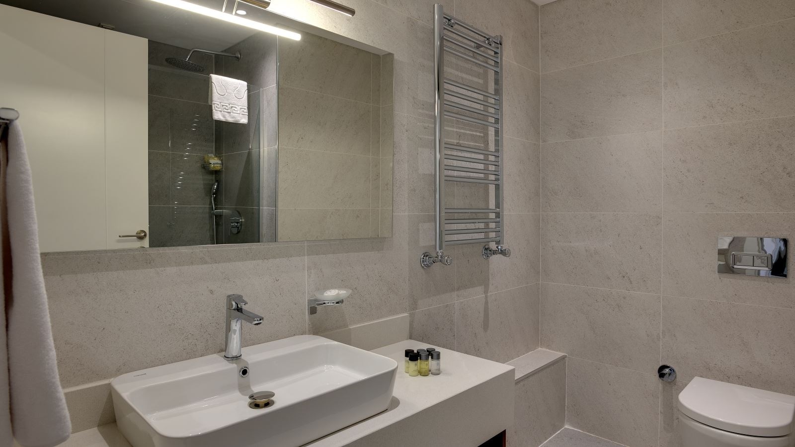 rooms-family-king-room