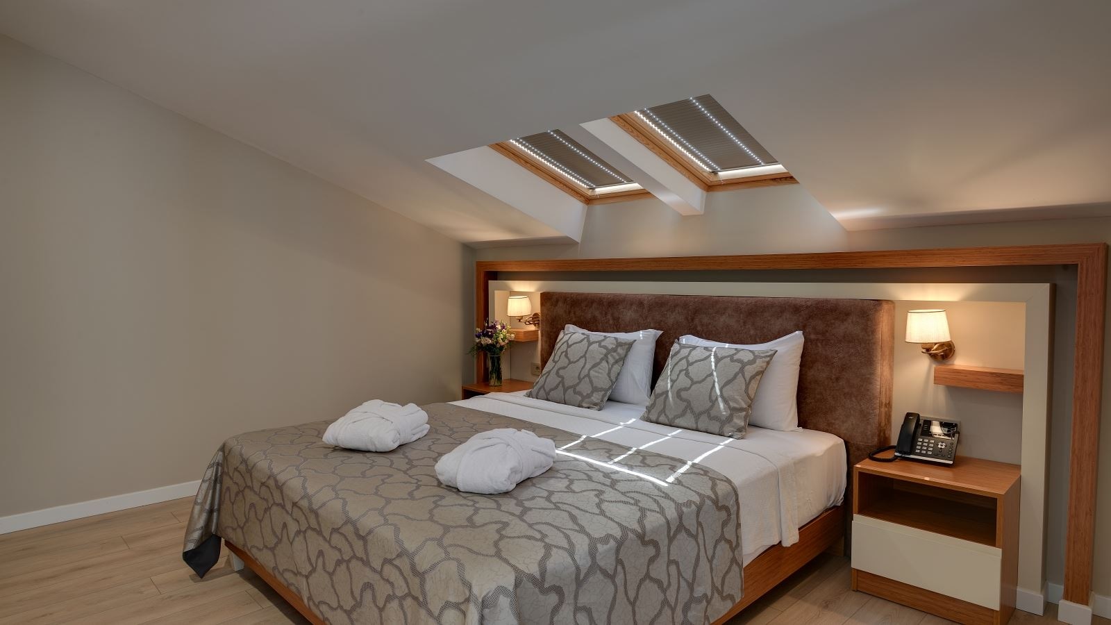 rooms-junior-suite-room