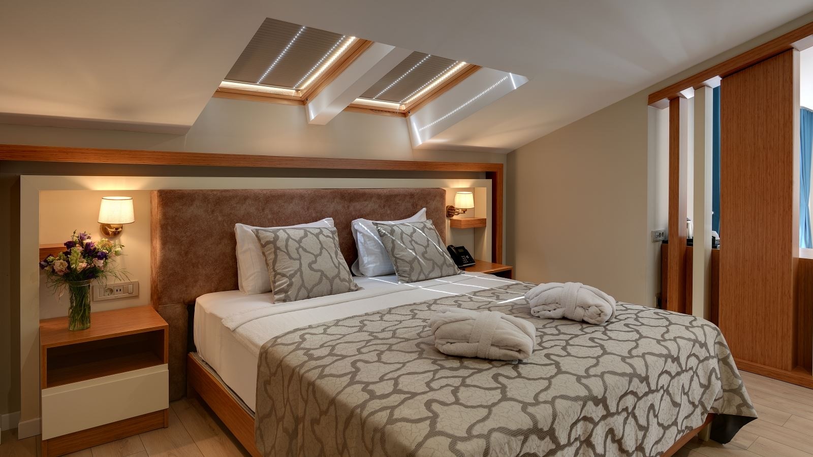 rooms-junior-suite-room