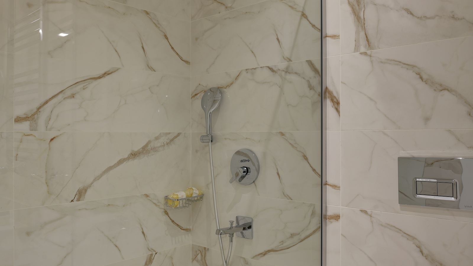 rooms-superior-king-room