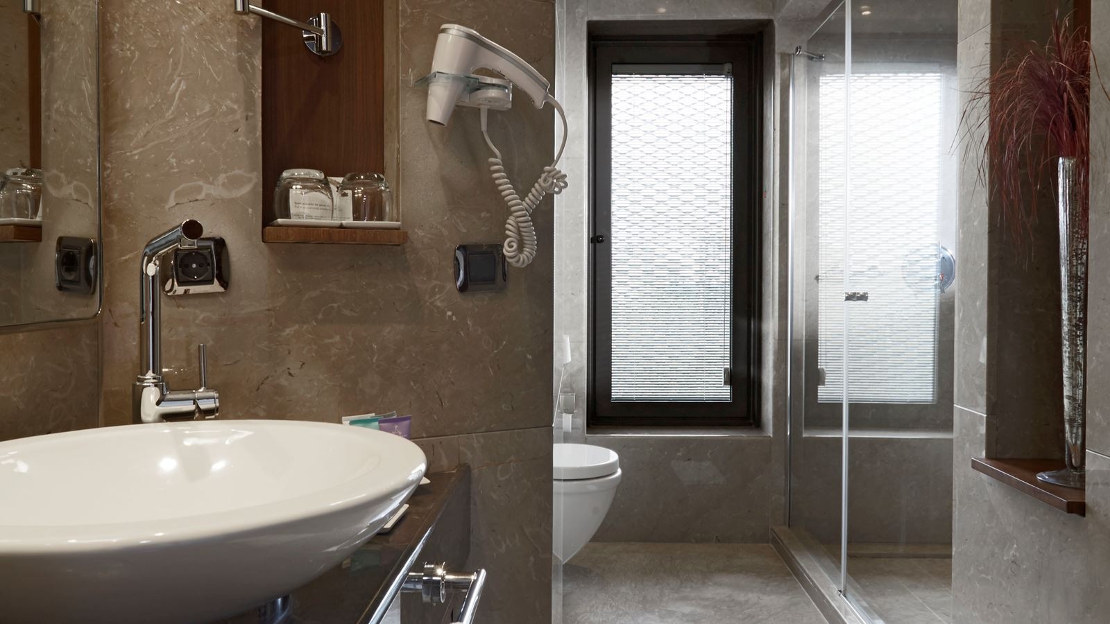 rooms-suite-two-bedrooms