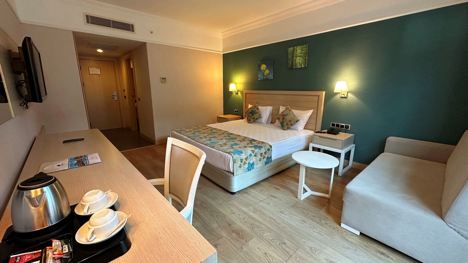 rooms-swim-up