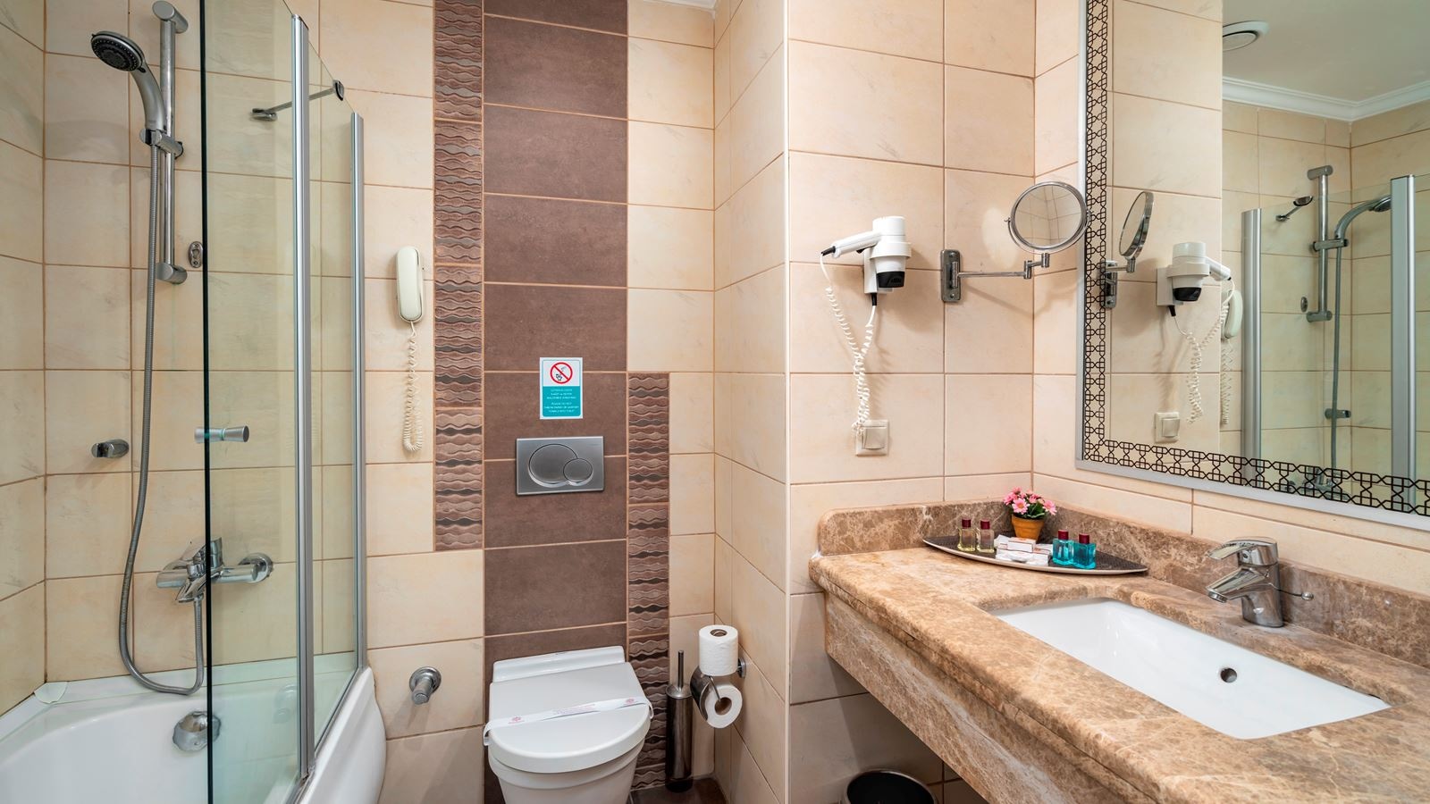 rooms-family-room-sea-view