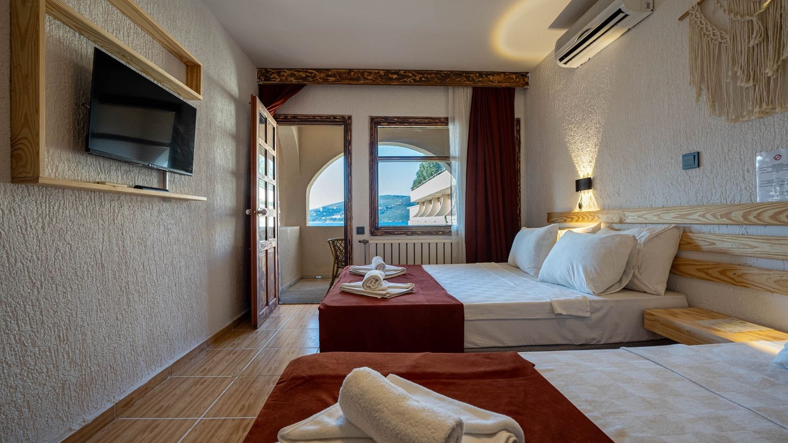rooms-kismi-deniz-veya-havuz-manzarali-oda
