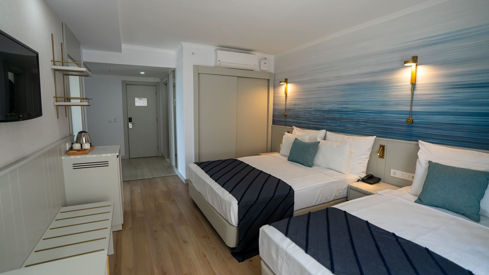 rooms-superior-room-land-view