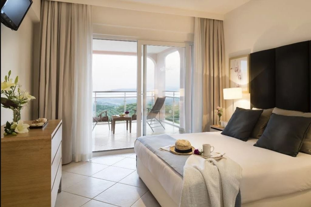 rooms-classic-suite-1-bedroom-balcony-or-terrace