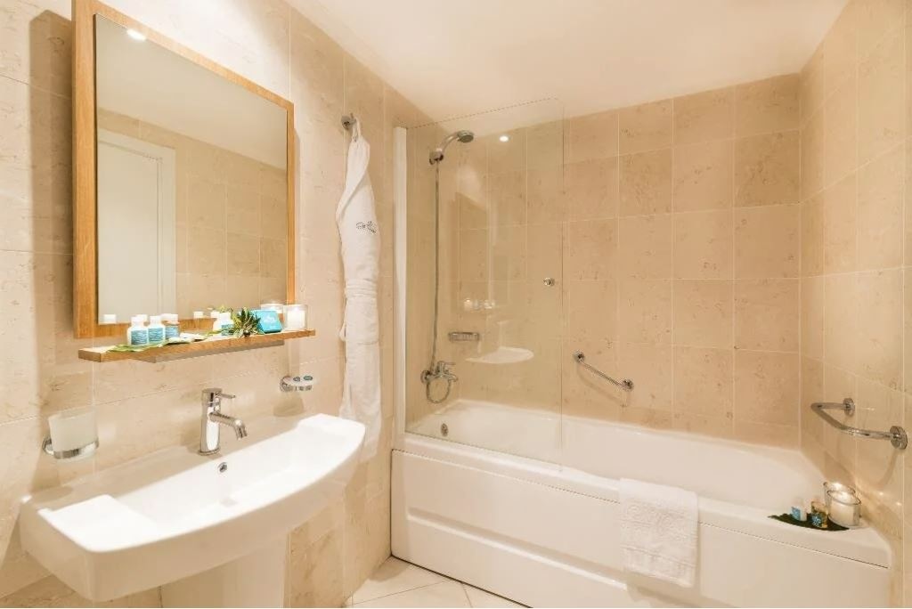rooms-classic-suite-1-bedroom-balcony-or-terrace