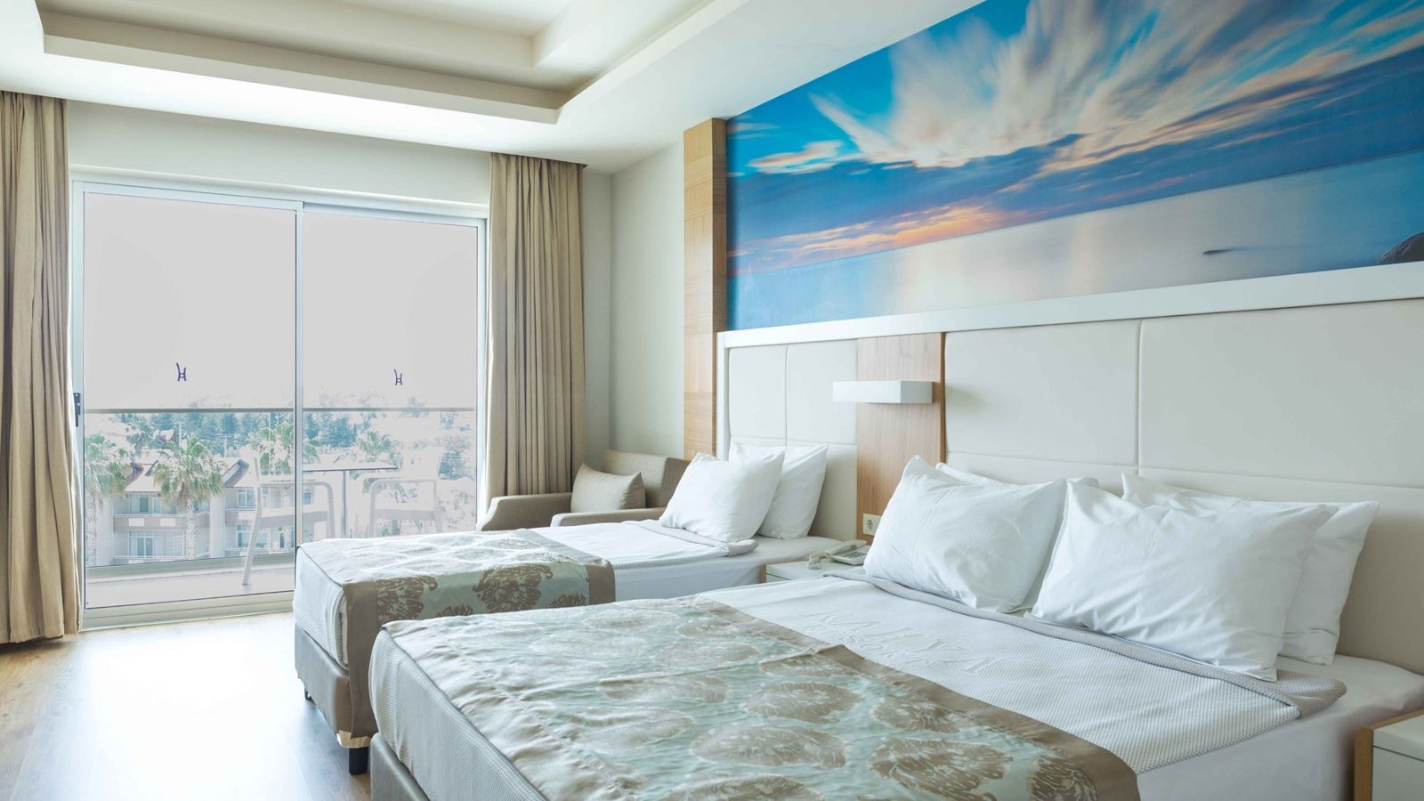 rooms-standard-room-sea-view-with-balcony