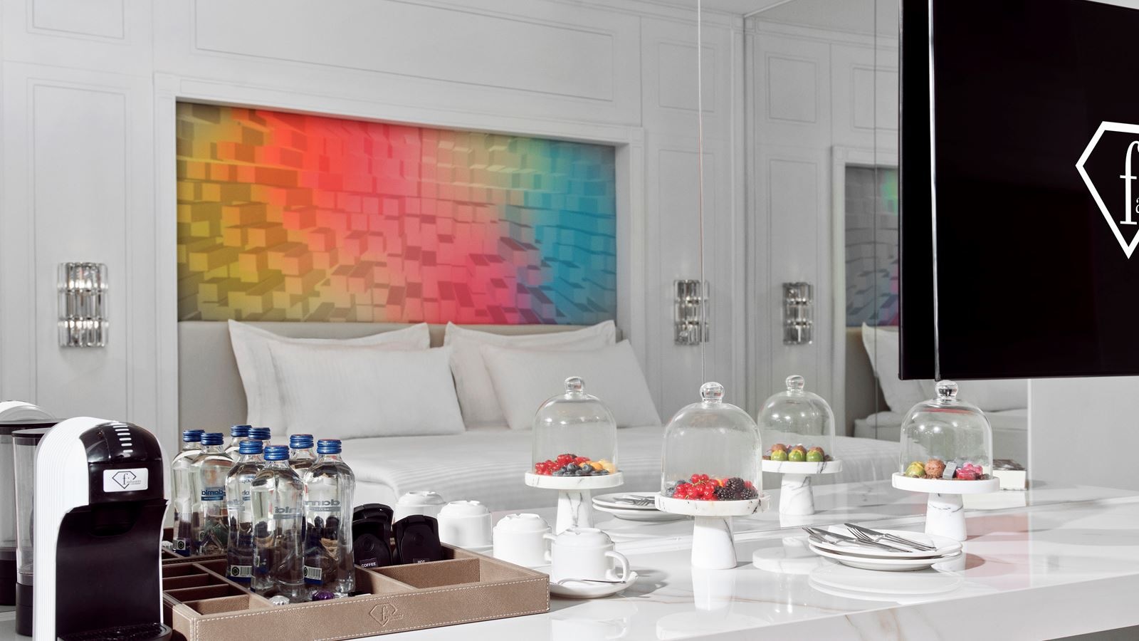 rooms-pearl-room-partly-sea-view