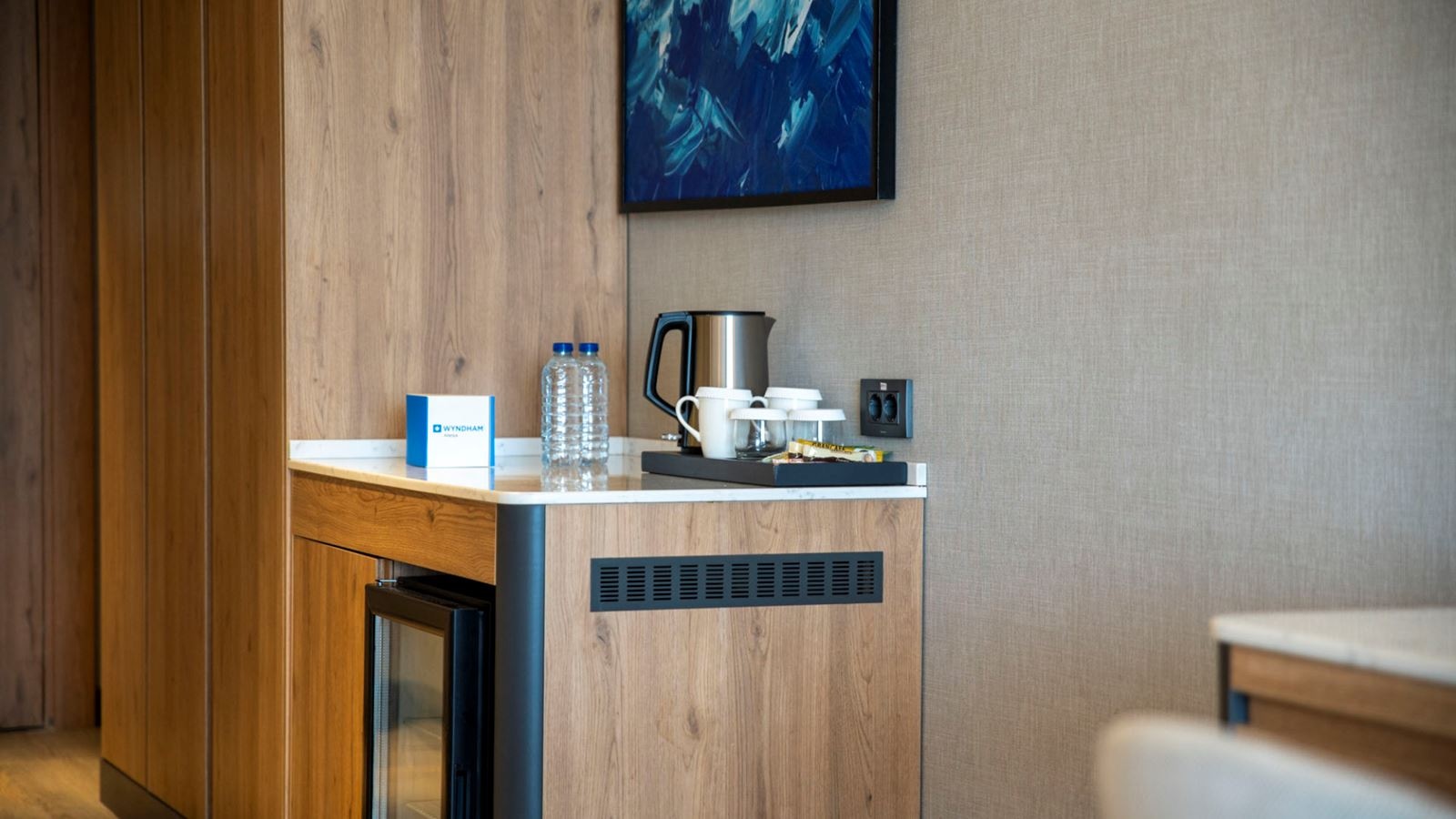 rooms-superior-land-view-with-balcony