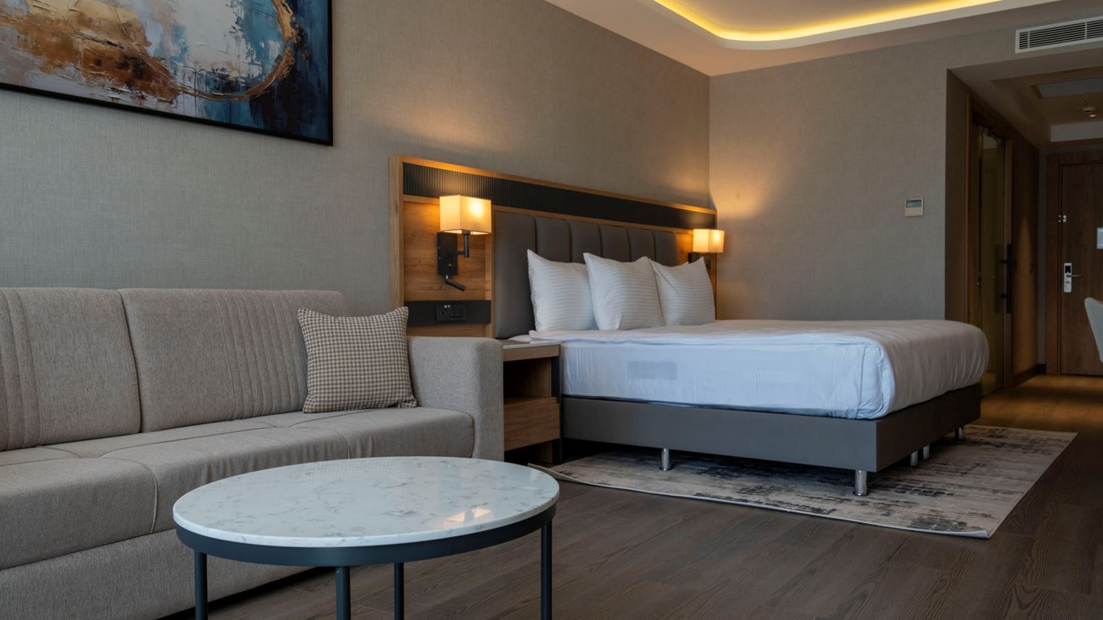 rooms-superior-pool-view-with-balcony