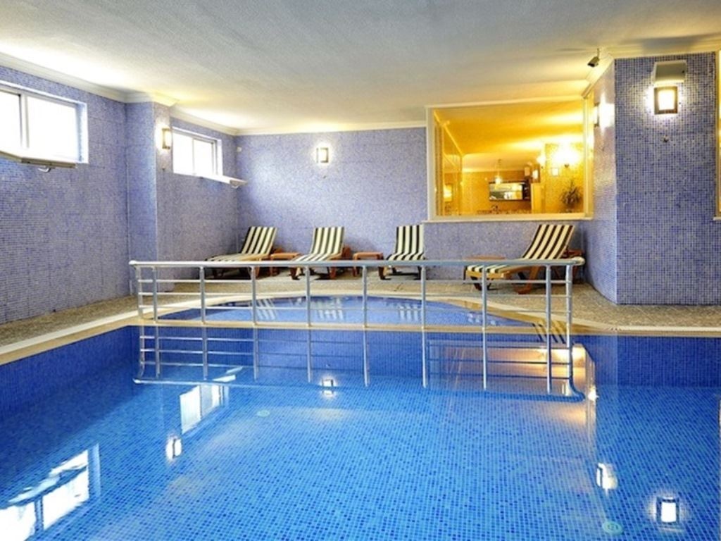 pools-indoor-pool