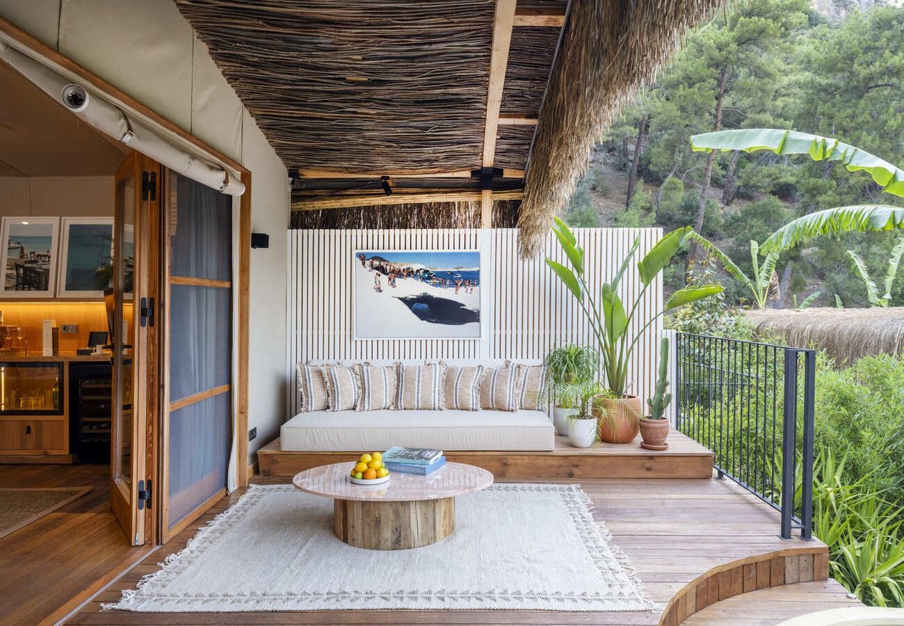 rooms-elegant-garden-tent