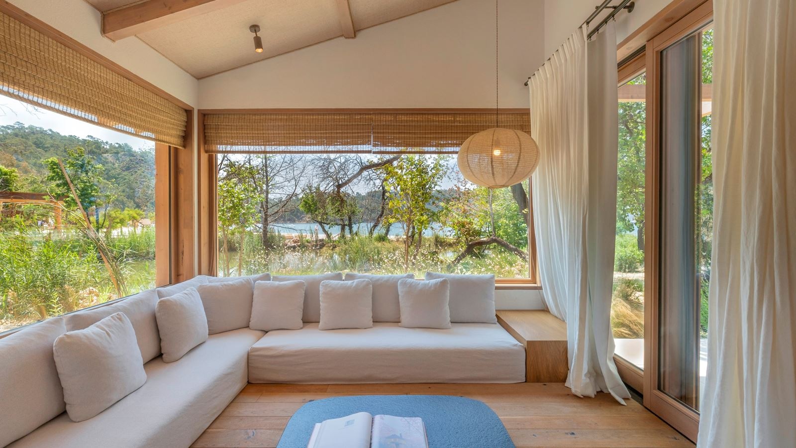 rooms-premium-cabana