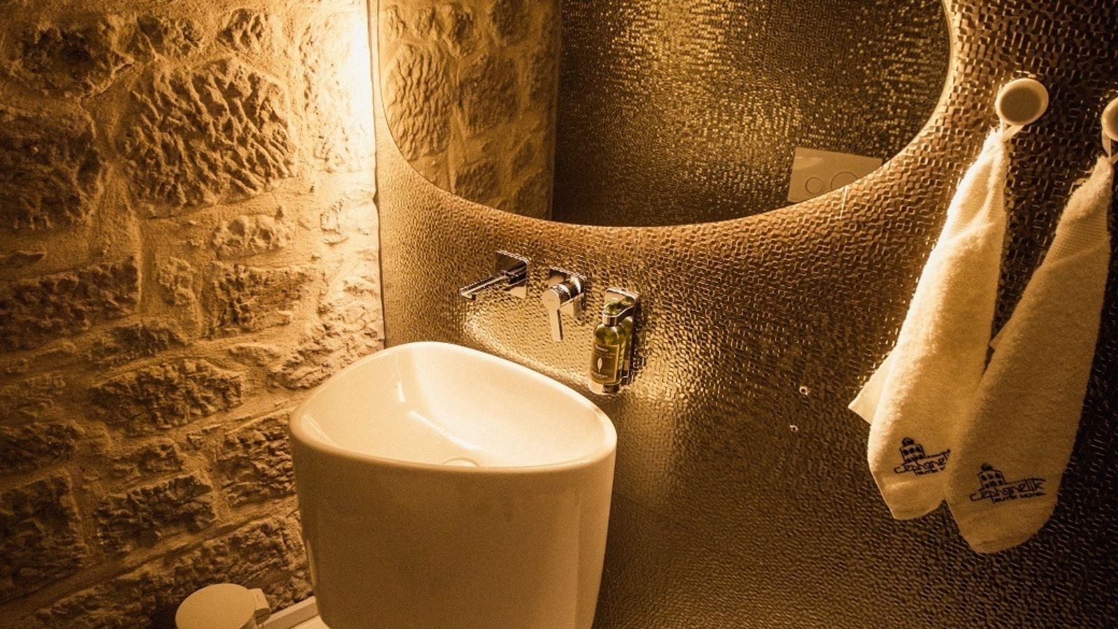 rooms-queen-room-with-garden-view