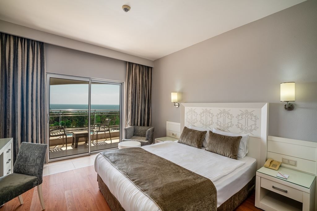 rooms-family-room-a-2-bedrooms