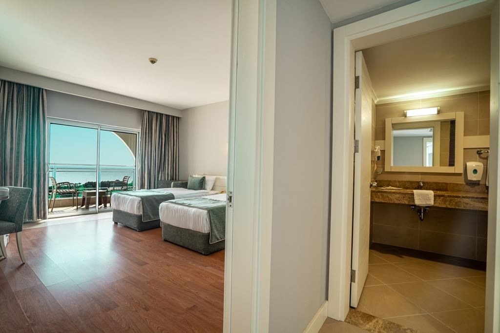 rooms-family-room-b-2-bedrooms