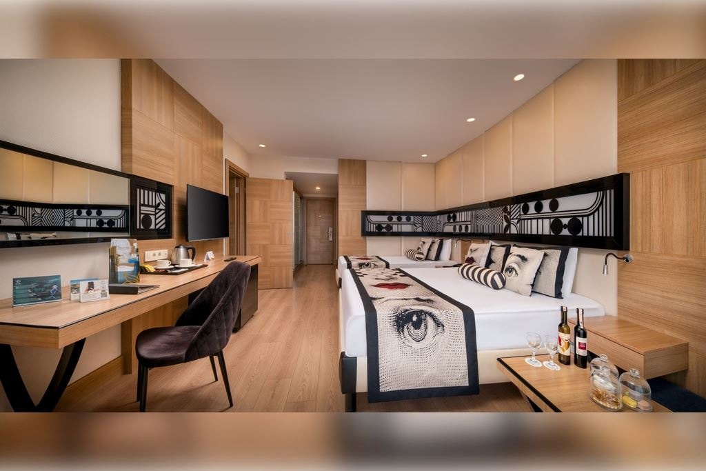 rooms-connection-room-sea-side-view