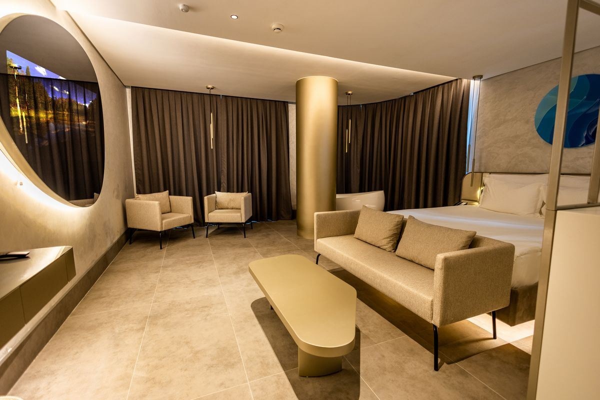 rooms-honeymoon-suite