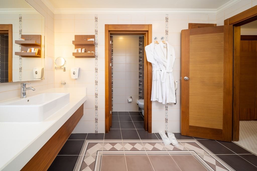 rooms-hotel-suite-room