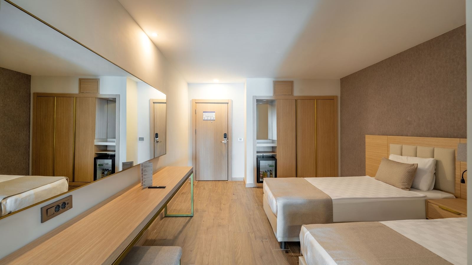 rooms-family-comfort-room